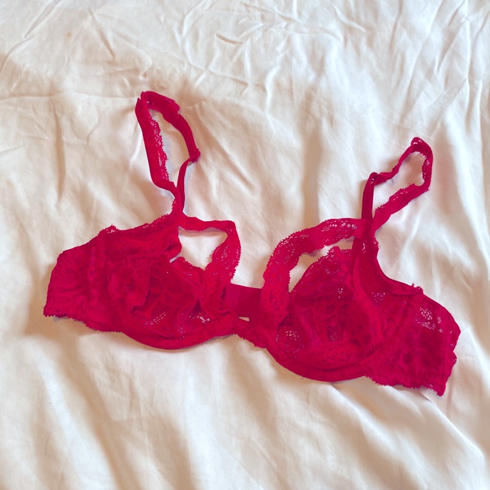 La Senza red lace bra tag cut off size C 34